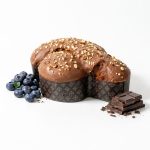 Colomba Giulia - Impasto al cioccolato con mirtilli, ricoperto cioccolato e granella di nocciole