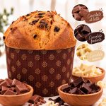 Panettone con cioccolato al latte, cioccolato fondente e cioccolato bianco